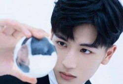 吃瓜娱乐圈张凌赫,娱乐圈的瓜田新秀，星光熠熠的蜕变之路